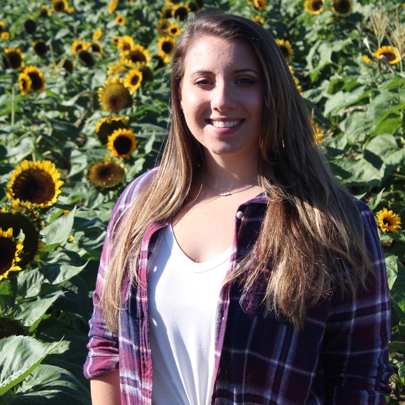 Meet your Posher, Julia - Picture 2 of 2